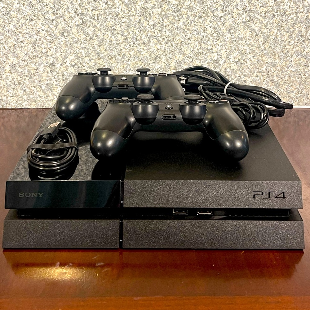 Sony Playstation 4 with 2 controllers